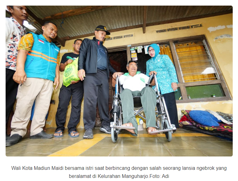 Walikota Madiun Rutin Blusukan ke Lansia Ngebrok, Salurkan Bantuan Kursi Roda
