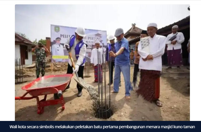 Wali Kota Maidi Lakukan Peletakan Batu Pertama Pembangunan Menara Masjid Kuno Kuncen