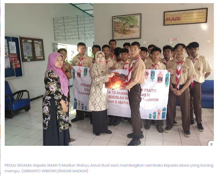 Peringati 10 Muharam 1445 H, Siswa SMAN 5 Madiun Santuni Anak Yatim
