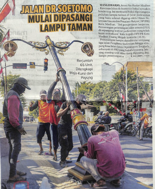 Jalan Dr Soetomo Mulai Dipasangi Lampu Taman, Berjumlah 65 Unit Dilengkapi Meja-Kursi dan Payung