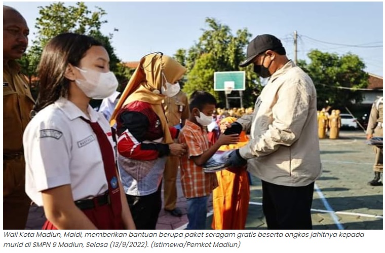Tekan Angka Inflasi, Pemkot Madiun Beri Ribuan Murid SD & SMP Seragam Gratis dan Ongkos Jahit