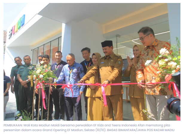 Wali Kota Maidi Resmikan Pembukaan English First Madiun
