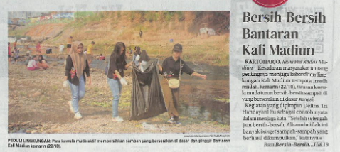 Bersih-bersih Bantaran Kali Madiun