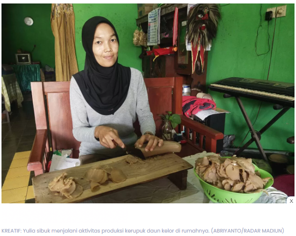 Warga Kota Madiun Olah Kelor Jadi Kerupuk, Sehari Produksi 8 Kilogram