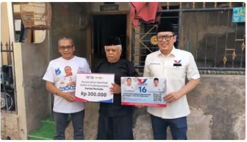 Andro Rohmana dan Yayak, Caleg Perindo Berikan Asuransi Bagi Warga Madiun