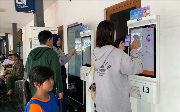 Daop Madiun sediakan 46.728 tiket KA saat libur Natal-Tahun Baru 2024