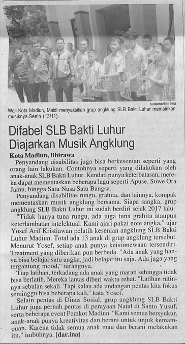 Difabel SLB Bakti Luhur Diajarkan Musik Angklung