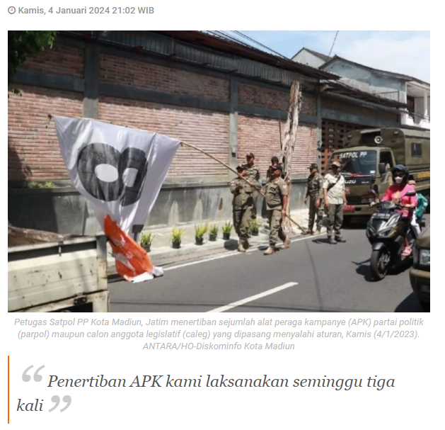 Satpol PP dan Bawaslu Kota Madiun tertibkan APK langgar aturan