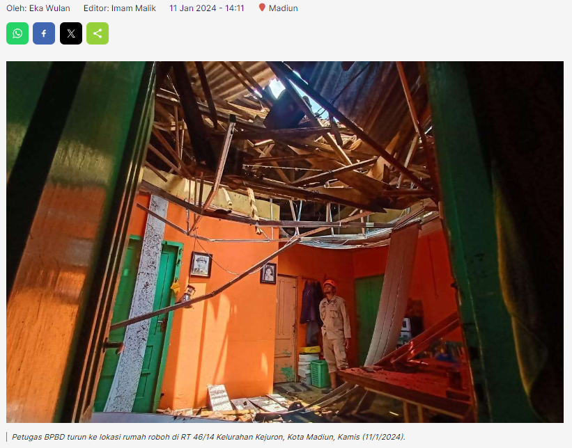 Hujan Deras, Sebuah Rumah di Kota Madiun Roboh