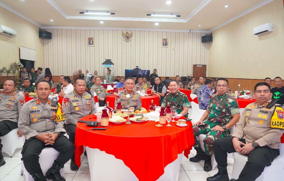 Kapolda-Pangdam V/Brw Lakukan Patroli Kamtibmas di Madiun