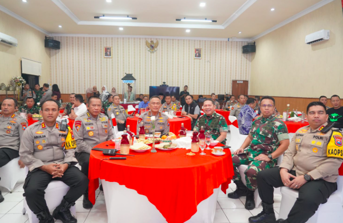 Dampingi Pangdam dan Kapolda, Danrem 081/DSJ Pantau Suroan di Kota Madiun