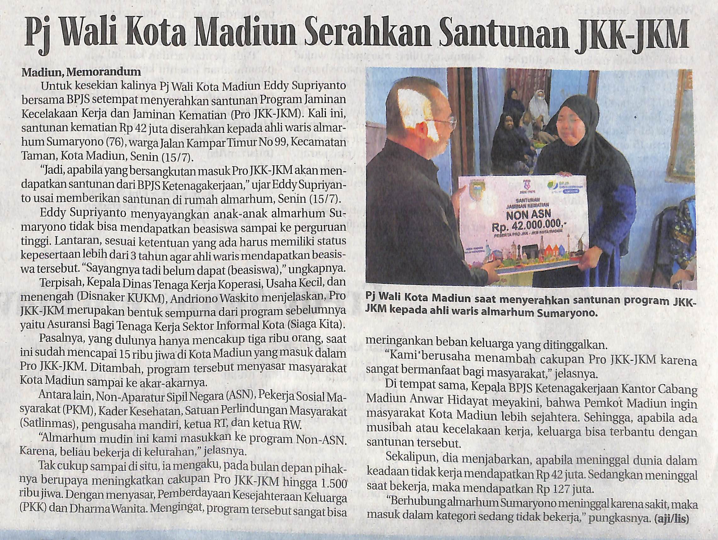 PJ Wali Kota Madiun Serahkan Santunan JKK-JKM