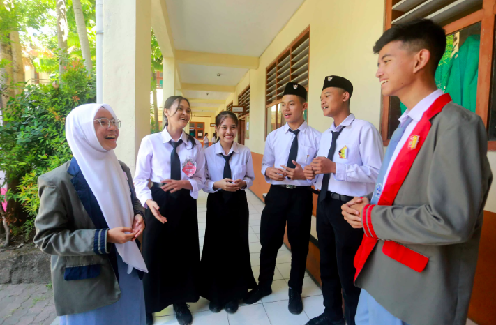 Kopsis Belum Jual Seragam, SMA di Kota Madiun Sediakan Seragam Layak Pakai dari Kakak Kelas