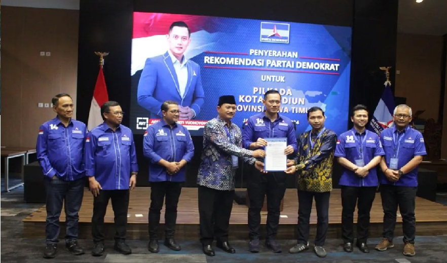 AHY Serahkan Rekomendasi Demokrat ke Maidi-Bagus untuk Pilkada Kota Madiun 2024