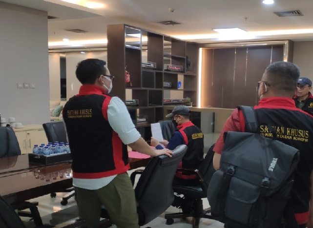 Usut Dugaan Korupsi Ekspor Kereta Api ke Congo Senilai Rp 167 Triliun, Kejati Jatim Geledah PT INKA Madiun