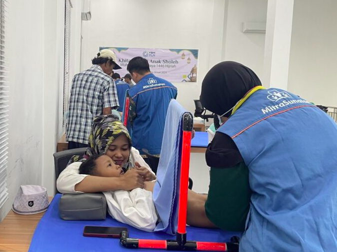PLN dan YBM Gratiskan Khitan Warga Kurang Mampu di Probolinggo dan Madiun