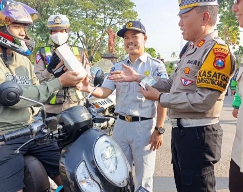 Warga Madiun dapat Reward pada Operasi Patuh Semeru