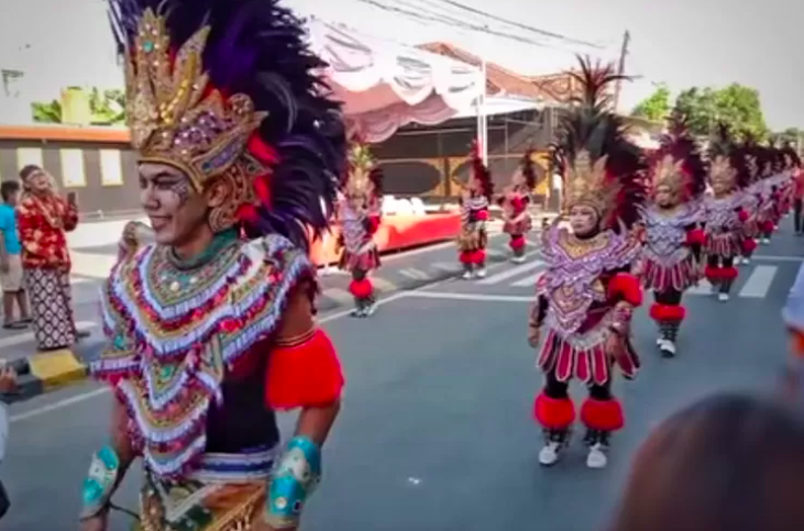 Unjuk Kreativitas, Kirab Budaya Winongo Kota Madiun Dibanjiri Antusiasme Warga