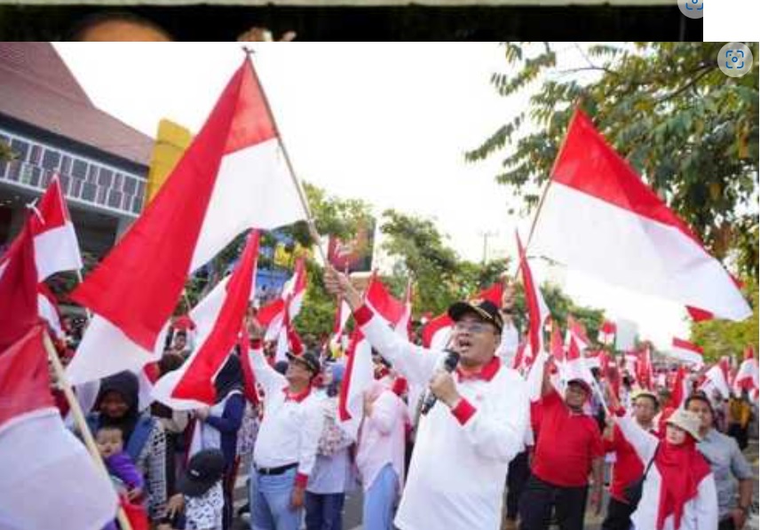 Tumbuhkan Cinta Tanah Air Pemkot Madiun Bagikan Ribuan Bendera Merah Putih