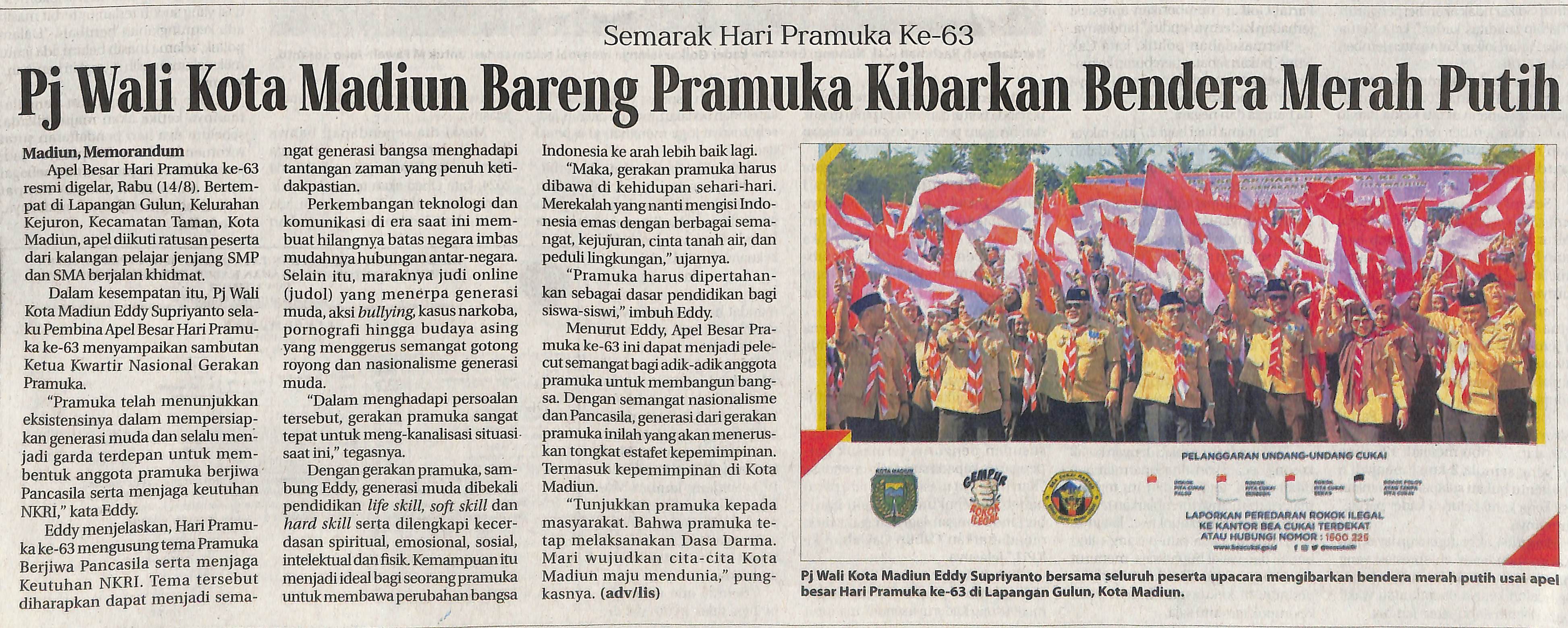 Semarak Hari Pramuka Ke 63, Pj Wali Kota Madiun Bareng Pramuka Kibarkan Bendera Merah Putih