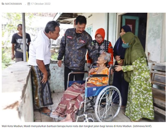 Salurkan Bantuan Kursi Roda Dan Tongkat Jalan, Wali Kota Madiun Berharap Tidak Ada Lagi Warga yang Kesulitan